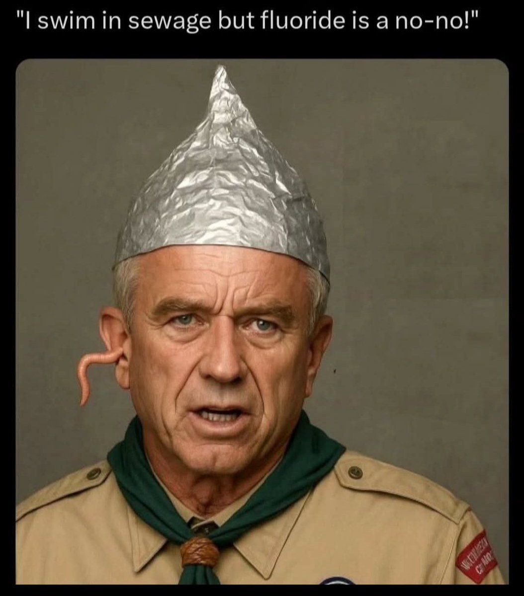 DrKnow4_0's tweet photo. Mocking because he wasn't invited to Colbert's rousing party, where Jr. was sure to find an empty toilet seat to conduct a little sniffing and sales...
Jealousy has always been a green monster. https://t.co/mXV4Ilz4jE