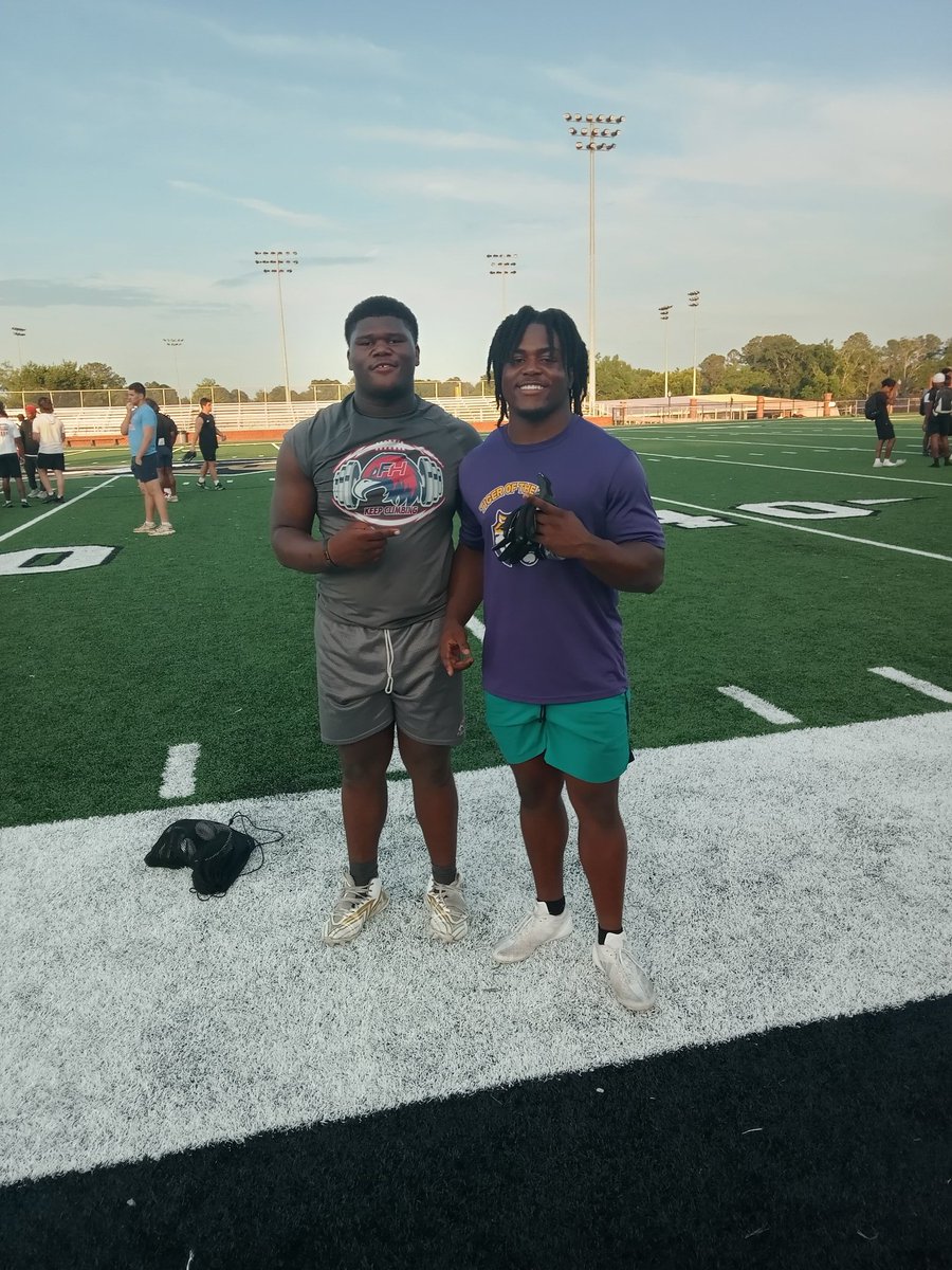 QuintonMoore53's tweet photo. I had an amazing time at East central rising star camp. I definitely had the chance to grow and show off my skill set. @Coach_Luther @eccc_football @coachfell00 @JHoward998 https://t.co/S5yTMk9bMx