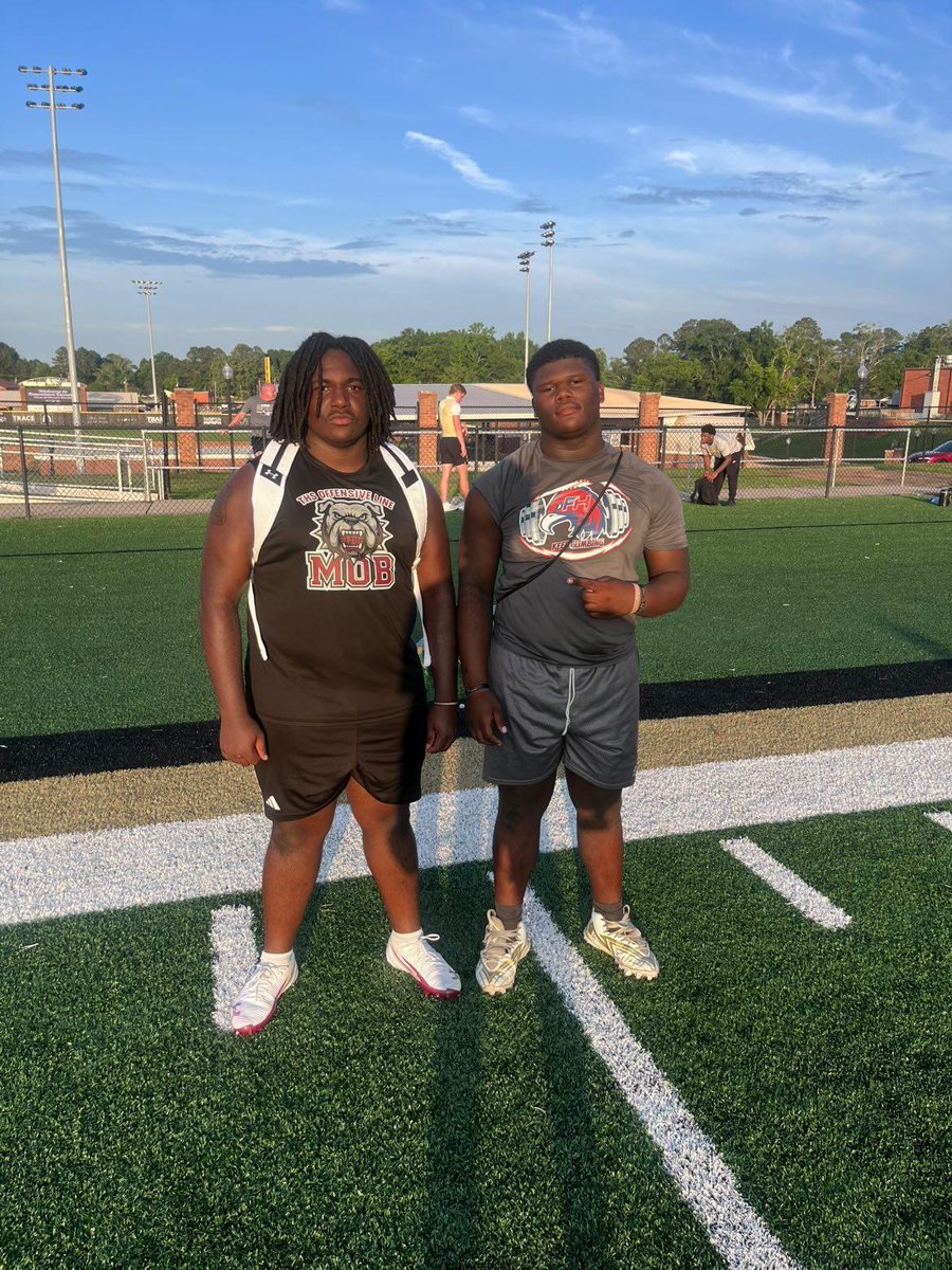 QuintonMoore53's tweet photo. I had an amazing time at East central rising star camp. I definitely had the chance to grow and show off my skill set. @Coach_Luther @eccc_football @coachfell00 @JHoward998 https://t.co/S5yTMk9bMx