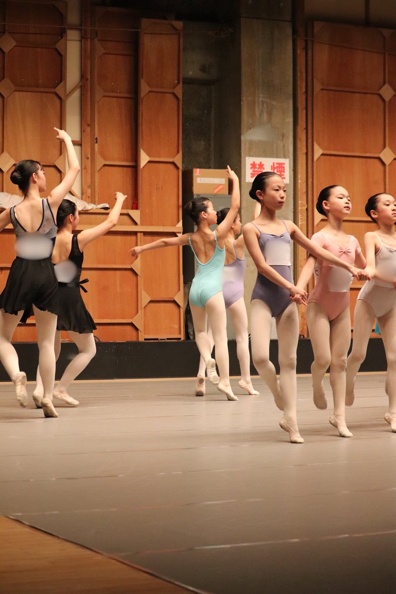 ballet_anne1013's tweet photo. 2026.05.23-24リハーサルの様子です🩰
子役の練習もスタート！

2026年公演では子役の楽曲は新曲になります👀
作曲　#葛西竜之介

どうぞお楽しみに！

🗓️2026.08.30（日）開演14:00
📍とりぎん文化会館 梨花ホール
🎫5月30日（土）10時、発売開始

#バレエ赤毛のアン
#赤毛のアン
#鳥取バレエ https://t.co/Atec0KAdyR