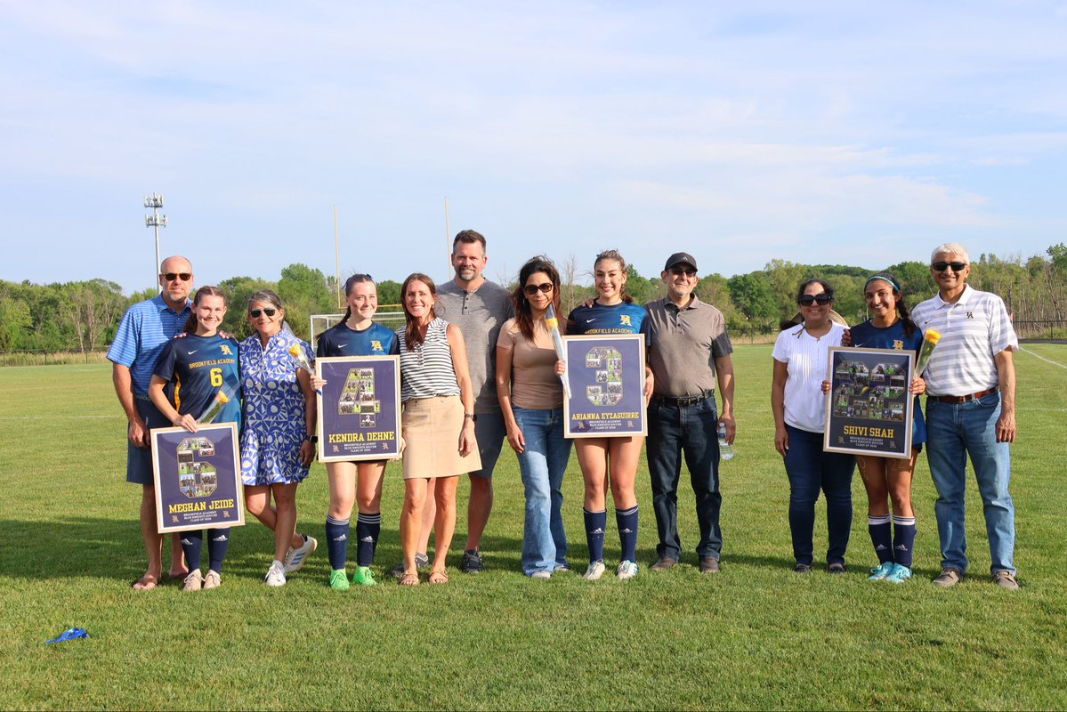 BABlueKnight's tweet photo. Soccer wins on Senior Night!

Thank you seniors and parents!

BA 4
USM 0 https://t.co/f3jfn0q6vS
