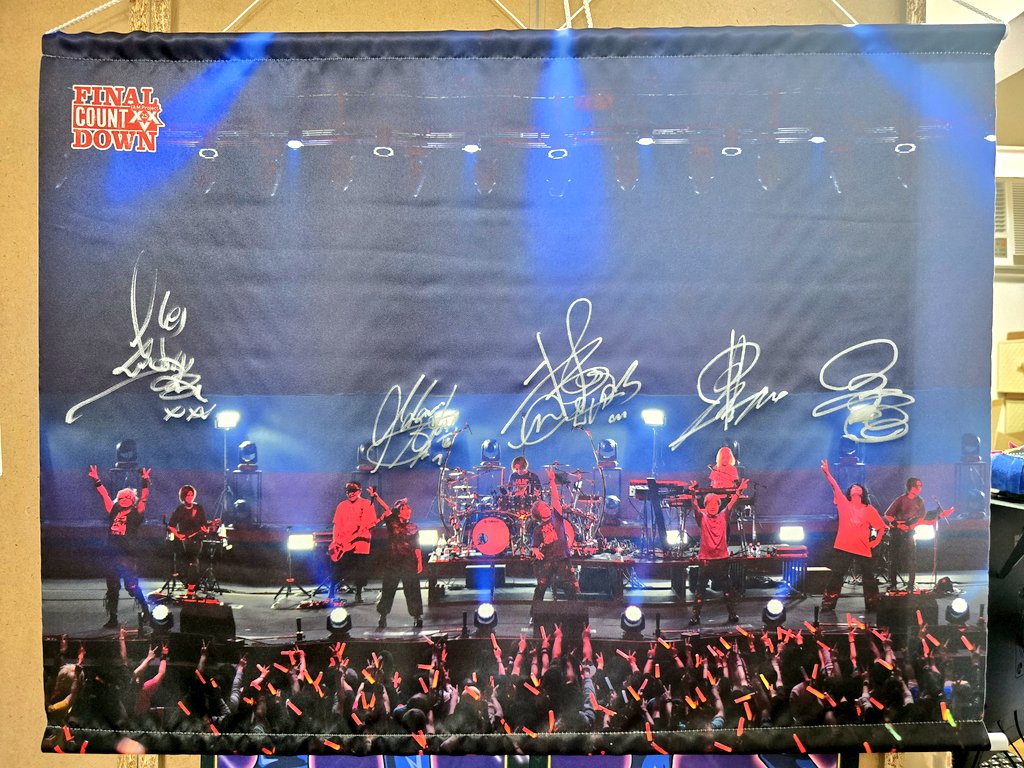 rubby7769's tweet photo. 以為是B2海報,原來是掛軸!
親筆簽名好開心喔...😭🙏✨️
要佈置在哪裡好呢~🥰
#jamproject https://t.co/gV7X4nwDiU