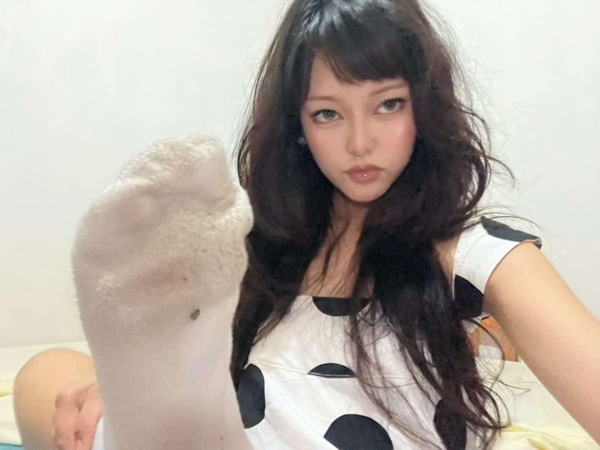devon888x's tweet photo. dirty socks on or off? 🫣

findom brat feet https://t.co/YnHnuI8VRO