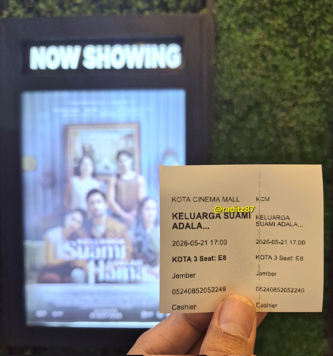 raditz87's tweet photo. 103. Keluarga Suami Adalah Hama
#KeluargaSuamiAdalahHama
@cinepoint_ @KotaCinemall https://t.co/x3yhiVbzmG