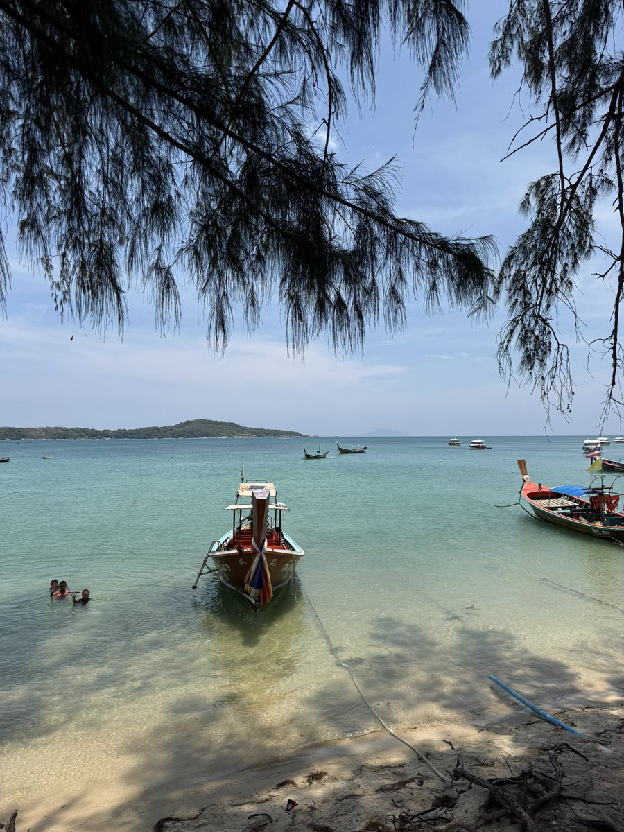 Mattycforreal's tweet photo. Nai Harn is one of the few areas in Phuket, Thailand that still feels genuinely liveable.

Beach, cafés, gyms, restaurants all within minutes.

Quiet enough to live properly, but still close to everything.

That’s exactly why we built Villa Solem here.

DM for details. https://t.co/qh1tzlwxqy