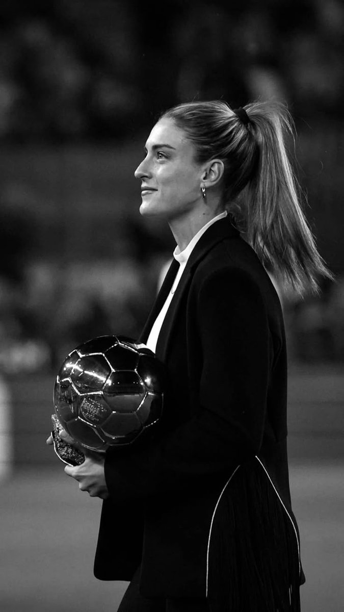 Cypdiaries's tweet photo. Oficialmente, Alexia Putellas anuncia que deja el FC Barcelona. 💔
Una era inolvidable termina, pero su legado siempre quedará intacto en el Camp Nou.🏟️✨
Buen viaje hacia tu próximo destino. 
¡Tu casa siempre será blaugrana!❤️💙 https://t.co/egsm3iQEfE