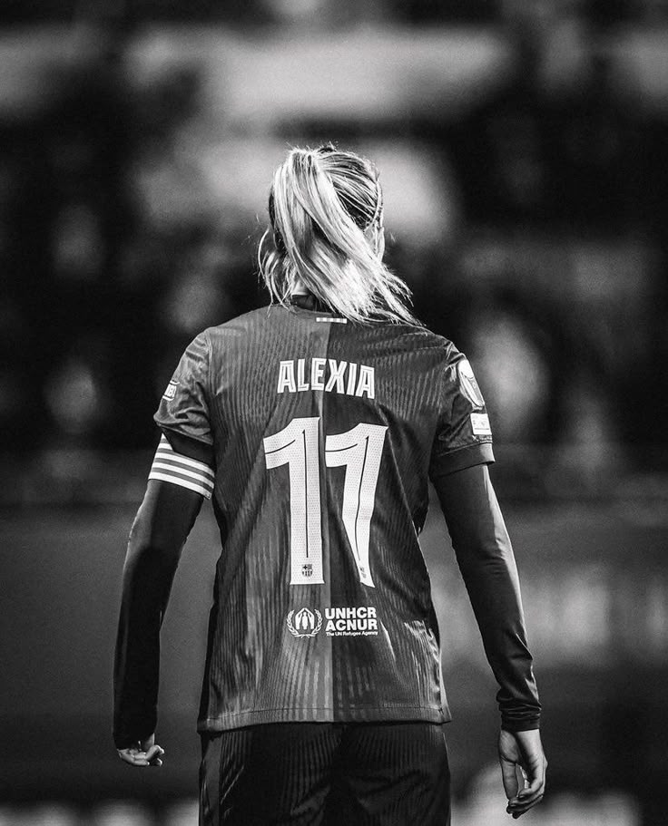 Cypdiaries's tweet photo. Oficialmente, Alexia Putellas anuncia que deja el FC Barcelona. 💔
Una era inolvidable termina, pero su legado siempre quedará intacto en el Camp Nou.🏟️✨
Buen viaje hacia tu próximo destino. 
¡Tu casa siempre será blaugrana!❤️💙 https://t.co/egsm3iQEfE