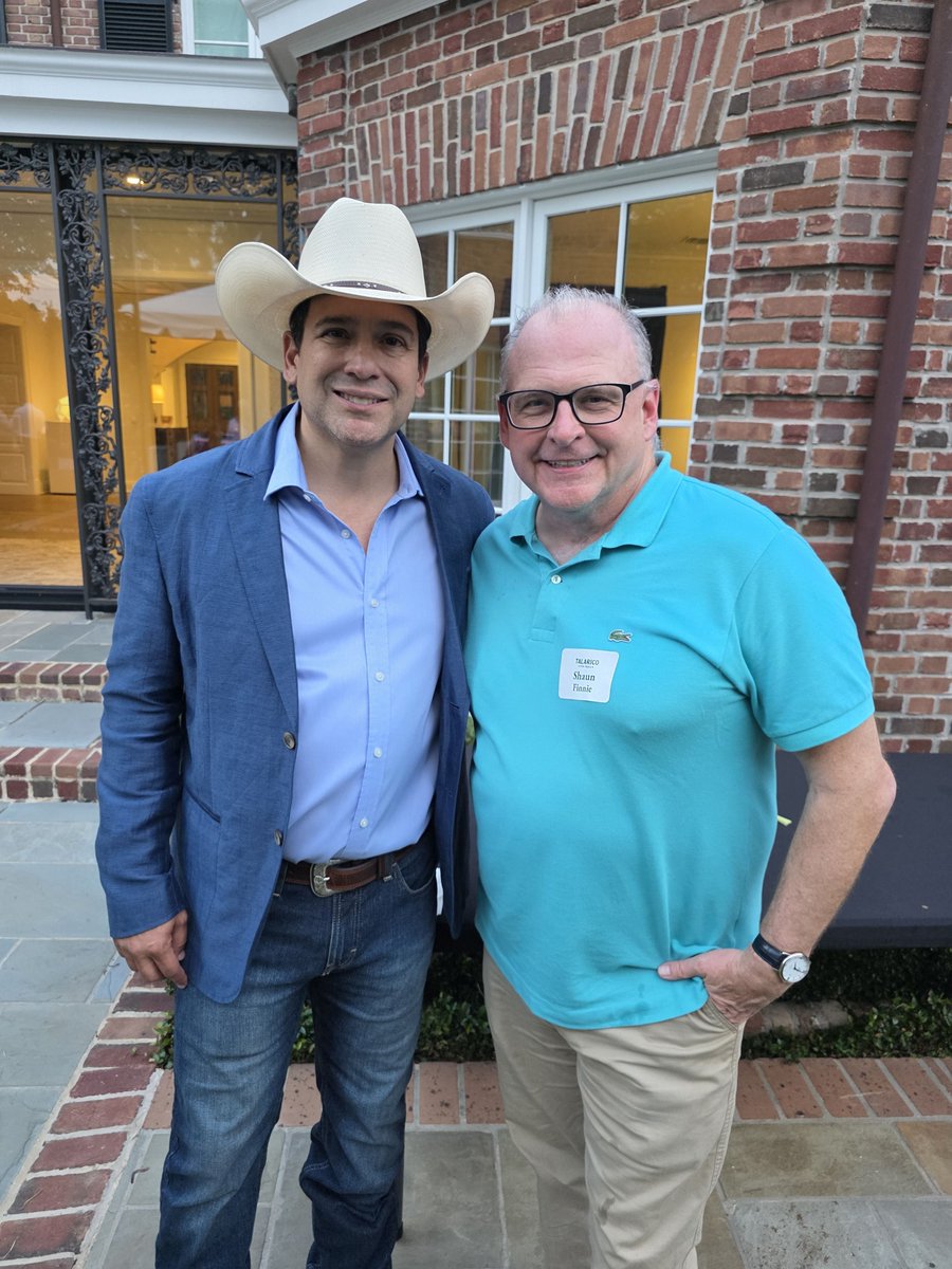 shaunfinnie's tweet photo. It was great meeting Texas legend @bobbypulido425 I am proud to celebrate Tejano music and the artists who bring our communities together. Let's turn Texas blue! #turntexasblue #texasdemocrats #houstondemocrats #bobbypulido #TejanoMusic https://t.co/vsMJjByIqT