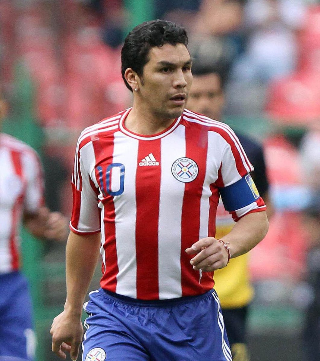 ImTheLucx's tweet photo. Primero Haedo Valdez y ahora CABAÑAS? 🚨

Preguntamos a Salvador Cabañas sobre la idea de que sea el DT de Cerro Porteño, ésto nos dijo:

"Dejen puñetear tranquilo que puta chera'a"

Nos olvidamos de avisarle que iríamos a su casa y lo encontramos ocupado.

¿Opiniones? 🌪️🔴🔵 https://t.co/NywVQypoL5