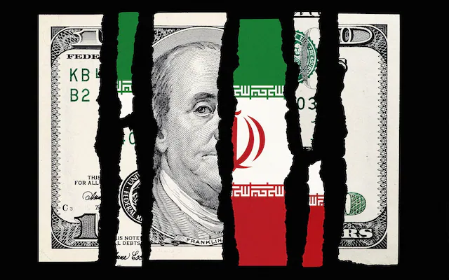 ValleyAI_X's tweet photo. 🚨 오늘의 핵심 뉴스 한 줄 | 5/27(수)

—— 정치와 경제 🏦

1. 이란 협상단, 도하서 귀환…$240억 동결 해제가 마지막 쟁점, 120억 선불금 요구...나스닥 100 사상 첫 3만 돌파 (Tasnim)

2. 네타냐후, 레바논서 대규모 지상 병력으로 전략 고지 장악 (Al Jazeera)

3. BoJ 우에다 총재, 공급 충격 빈번해져, 에너지 충격 더 지속될 수 있어…물가 기대·임금 가속 시 2차 파급 효과 경계

4. 카시카리, 인플레 대응 차원에서 일련의 금리 인상 가능

5. 해셋 NEC 위원장, 호르무즈 개방 시 소비자들 유가 하락 '즉시' 체감할 것…연말까지 인플레 하락 '확실'

6. ECB 슬레이펜, 인플레 억제 위해 모든 수단 동원할 것

7. 연준, 은행 감독 기준 명확화 추진…월가 은행권은 감독 완화 제도화 로비 (Reuters)

8. USTR 그리어, 중국 관세는 타국 대비 항상 높게 유지될 것… 인도와 무역 협정 최종 합의할 것

9. 북한, AI 유도 전술순항미사일 시험…김정은, 초정밀·지형대조 내비게이션 강조 (Reuters)

—— 산업과 기업 🤖

1. 마이크론 +19%, UBS 목표가 상향에 시총 1조 달러 돌파 (Reuters)

2. 머스크, 테슬라-스페이스X 합병 가능성 논의 보도 / 스페이스X, 미 우주군과 22.9억 달러 계약 (Reuters)

3. TSMC, 하반기 3nm 칩 가격 15% 인상…내년 10% 추가 인상 가능

4. 퀄컴, 바이트댄스와 AI 데이터센터용 ASIC 공급 계약 체결 보도 (Bloomberg)

5. 아이렌, 델과 16억 달러 규모 Blackwell 시스템 구매 계약…연간반복매출 44억 달러 달성 목표 (Reuters)

6. 대만 윈웨이, AI·HPC 칩 수요에 올해 매출 두 자릿수 성장 전망 (Taipei Times)

7. 오픈AI, 소상공인 대상 챗GPT 광고 확대…메타 광고 모델에 근접 (The Information)

8. 피규어, Catalyst Brands와 대규모 휴머노이드 배치 계약 체결 (Catalyst Brands)

9. Elbit Systems, 유럽 고객과 14억 달러 군사 현대화 계약 (PR Newswire)

10. 소프트뱅크, 로봇 기업 Roze IPO 위해 골드만·JP모건·미즈호·모건스탠리 주관사 선정

11. Oklo, DOE 플루토늄 연료 협상 대상 선정 (BusinessWire)

12. 일라이릴리, 백신 개발사 3곳 약 40억 달러에 인수 합의 (WSJ)

13. 옥시덴탈, 엑슨모빌 트리니다드 심해 광구 지분 10% 인수 예정 (Reuters)

14. GC녹십자, 자회사 Curevo 일라이릴리에 4,600억 원 매각 예정

15. 삼성전자 노조, 임금 협상안 가결

—— 매크로 지표 📈

1. 미국 5월 CB 소비자신뢰지수 93.1…예상치 92 상회
- 기대지수 74.4...예상치 71.9 상회
- 현재 상황 지수 121.2...예상치 123 하회 
- 일자리가 '풍부함' 25.5% (이전 27.3%) 
- 일자리가 '구하기 어려움' 18.6% (이전 19.8%)

2. 미국 5월 댈러스 연준 제조업 지수 0.4 (이전치 -2.3)

3. 미국 4월 시카고 연준 국가활동지수 0.14 (이전치 -0.20)

*올인원 투자 분석 플랫폼 Valley AI에 게시된 콘텐츠입니다.

#뉴스 #뉴스레터 #속보 #삼성전자 #하이닉스 $MU $TSM $NVDA $QCOM $IREN $DELL $TSLA $GOOG $OKLO $LLY $OXY $XOM