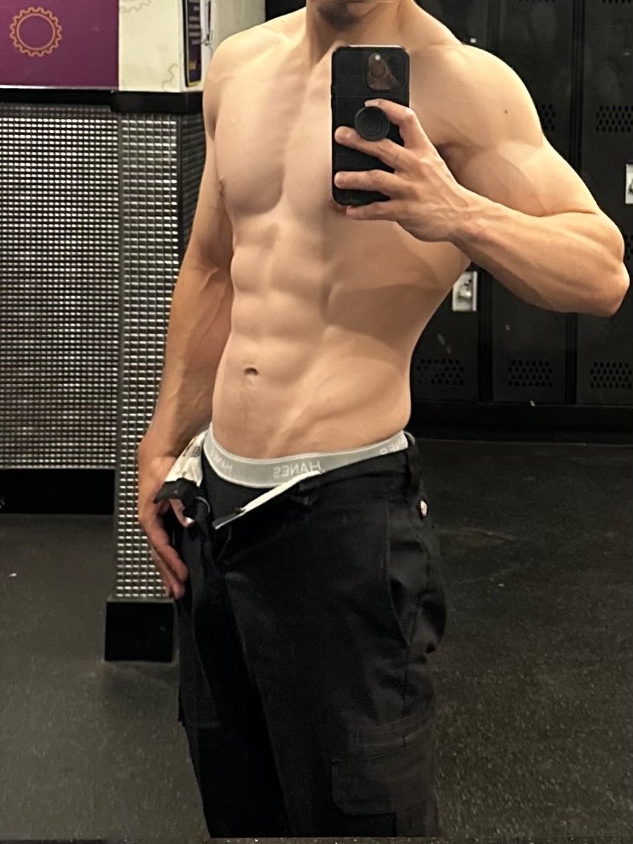 SaintRicoSin's tweet photo. Hi everyone I’m Saint Rico, I’m new here and plan on staying. Hope you all can love me 😈

#newguy #hung #bigdick #latino #straight #fit https://t.co/unBIWWrxMv