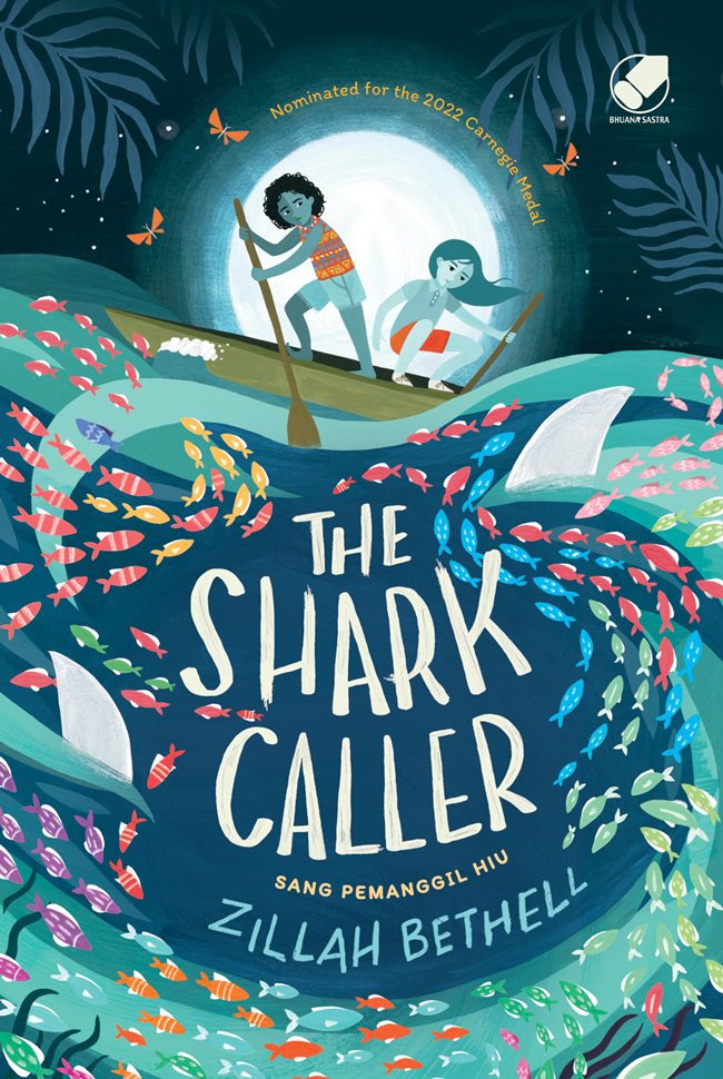 redglowproject's tweet photo. ฅ՞•ﻌ•��ฅ  Currently Reading ♡

🦈 The Shark Caller (Sang Pemanggil Hiu) - Zilah Bethell (2022)
📚 320 halaman | Middle Grade, Fantasy
🏠 @Penerbit_BIP 

— 🌸 Blue Wing ingin bisa menjadi pemanggil hiu untuk membalas kematian orang tuanya. Apakah ia mampu mencapai keinginannya itu?