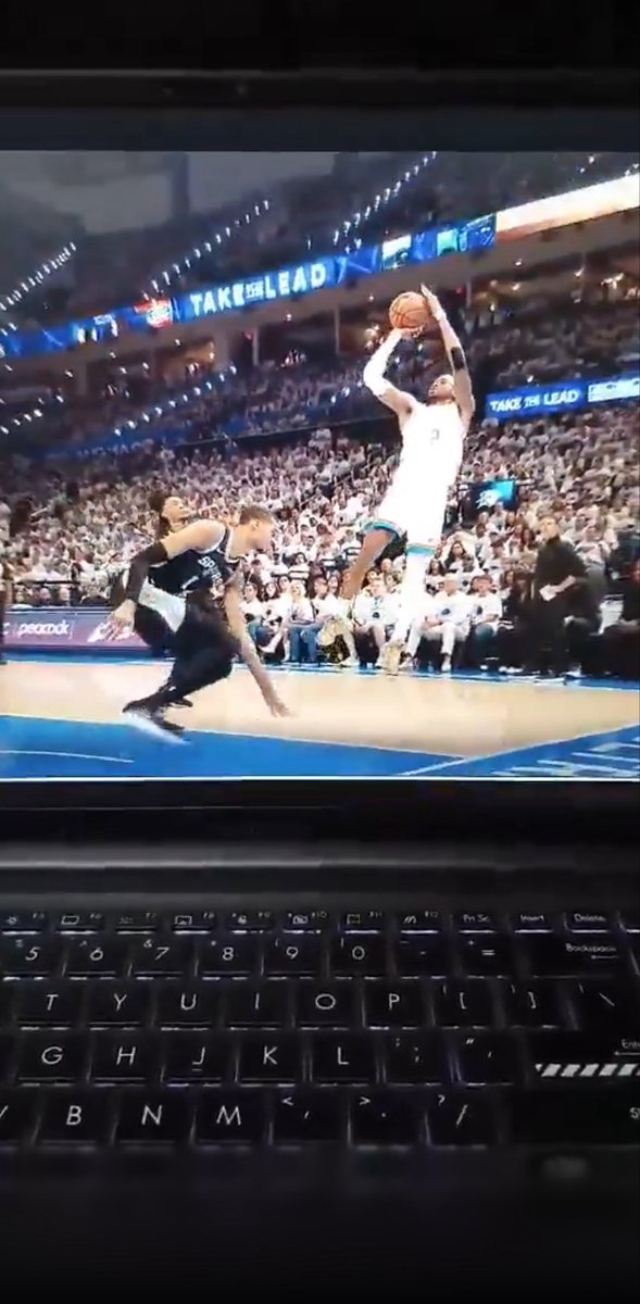 JusWantRacks's tweet photo. This Yo Goat????? @spurs https://t.co/VCivYgjJWA