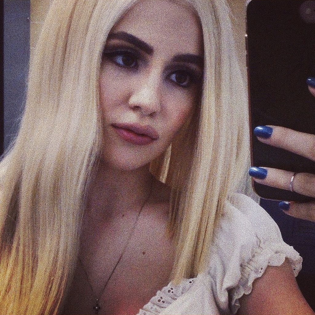 faith_avatar's tweet photo. Ava Max posted this photo to her Instagram story on January 28, 2019. https://t.co/QXsdqhfCZx