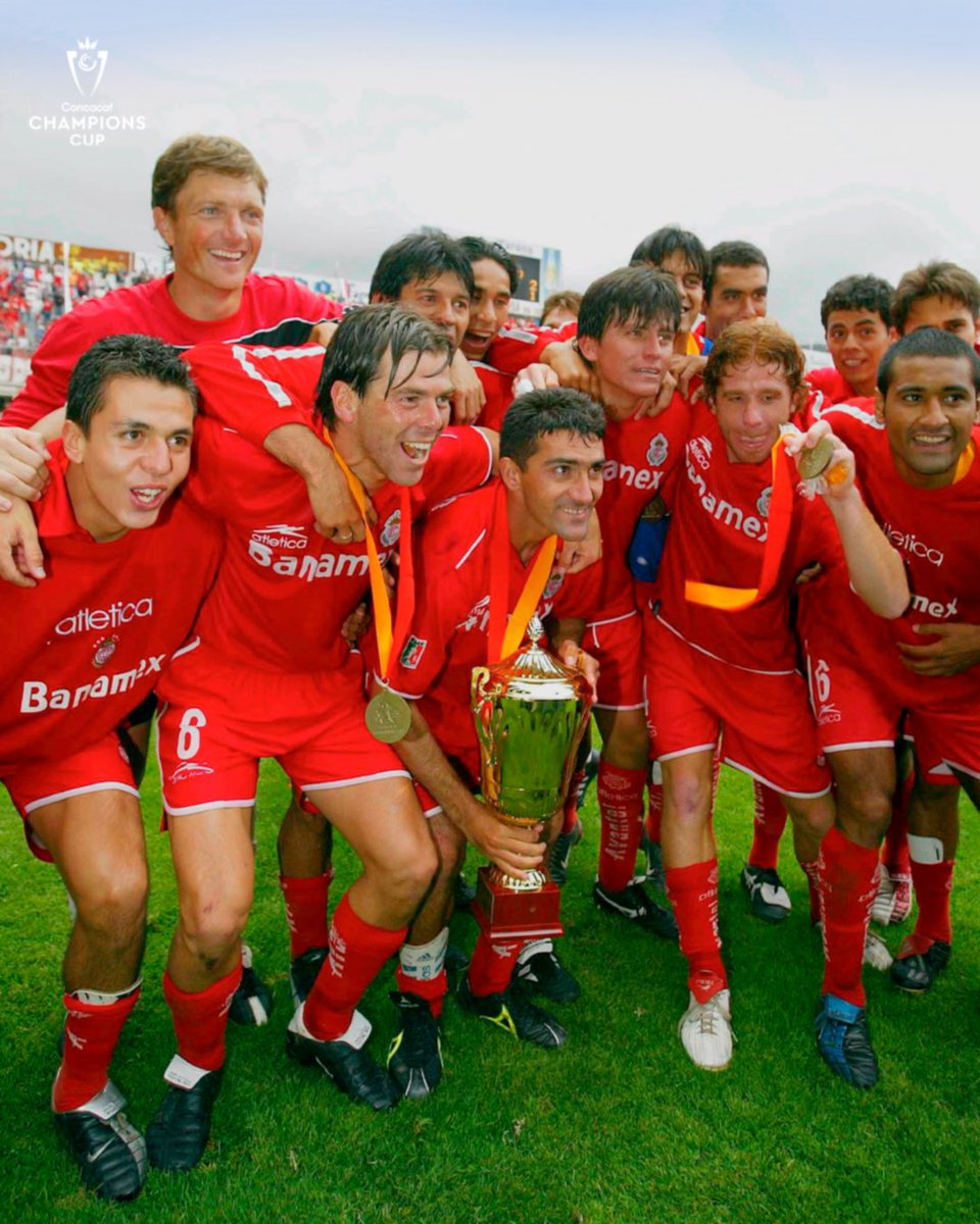 TheChampions's tweet photo. Aquel 2003 cuando Toluca se coronó en la Concacaf Champions Cup 🏆👏 https://t.co/Ovv6X2vtgW