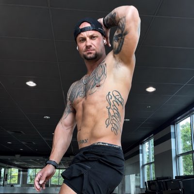 ItsRyanTate's tweet photo. #NewProfilePic https://t.co/RKYqWZHxax