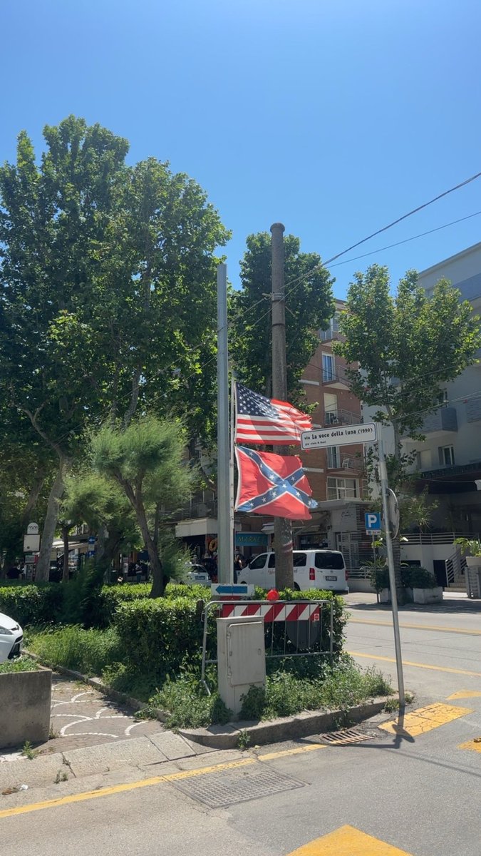 futhreetimes's tweet photo. @RattlesnakeTex Spotted in Rimini, there are Myrtle Beaches all over the world https://t.co/WRLCKm9UeE