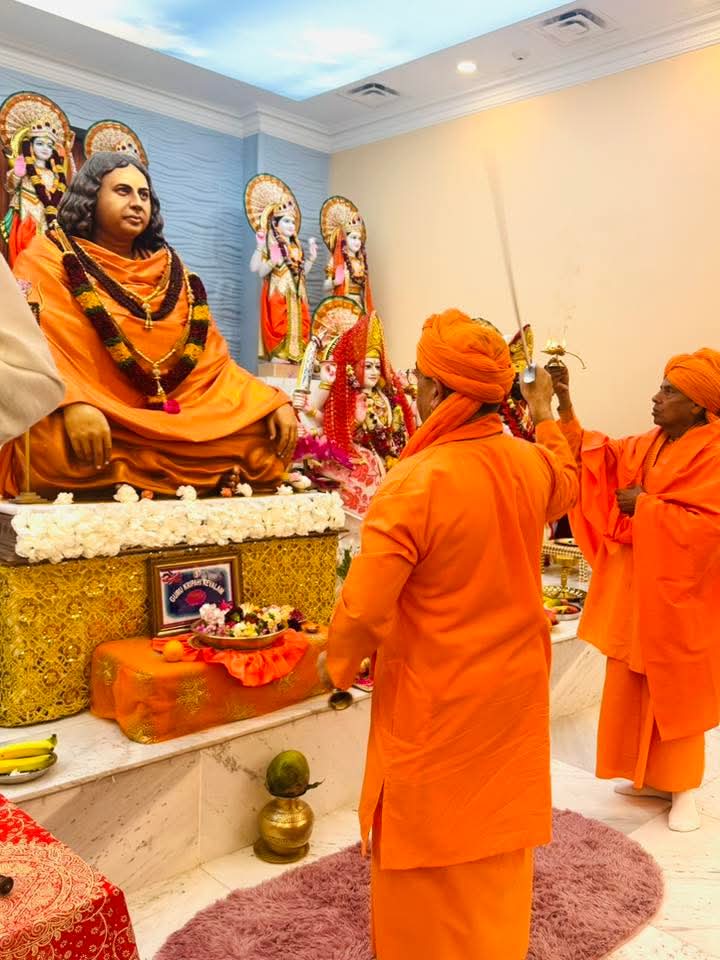 Sri Sri Pranav Math & Bharat Sevashram Sangha tweet media