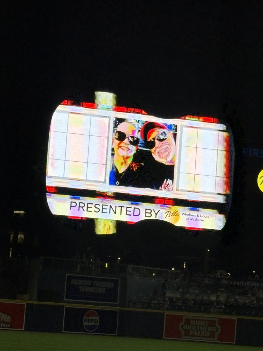 elemusing's tweet photo. We were on the scoreboard! https://t.co/a8LhDi97tG