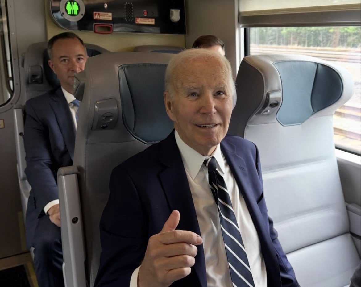 saymaysmith's tweet photo. Joe is more alert riding Amtrak than Dump at his desk… https://t.co/1YRYMrJfOS
