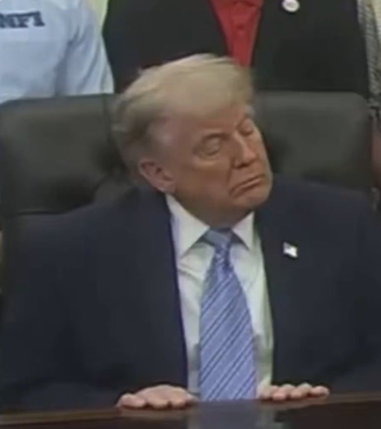 saymaysmith's tweet photo. Joe is more alert riding Amtrak than Dump at his desk… https://t.co/1YRYMrJfOS