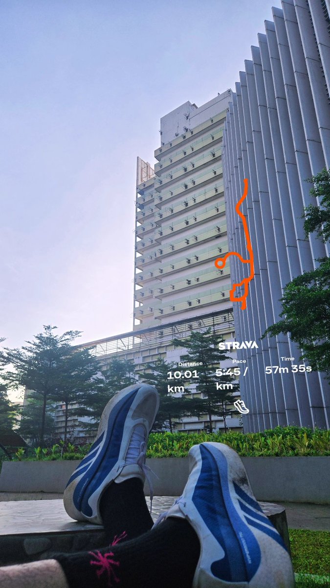 lutherpool's tweet photo. Sub 60 🥳
Setelah analisa, kelemahan saya di aerobik base dan otot kaki kanan (post acl surgery) dan kekuatan vo2max + form lari udh bisa high speed. Target pelan2 tercapai, dan fokus latihan zona 2 dan strength training dibanyakin. Onto the next target https://t.co/mUFLXdT55G