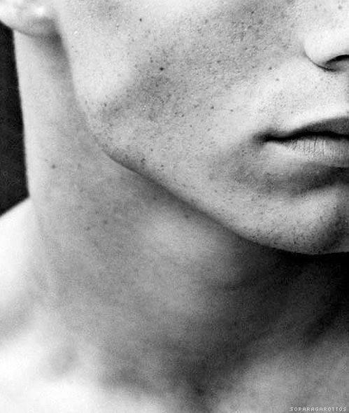 GutMaxxing's tweet photo. Tension increases fluid retention 

Get rid of the hard chewing, clenching, and facial exercises 

Replace them with deep masseter massages, fascia release, lymph work, and full face massages. 

Could be the thing that makes the difference for you https://t.co/EcW7UnubZp