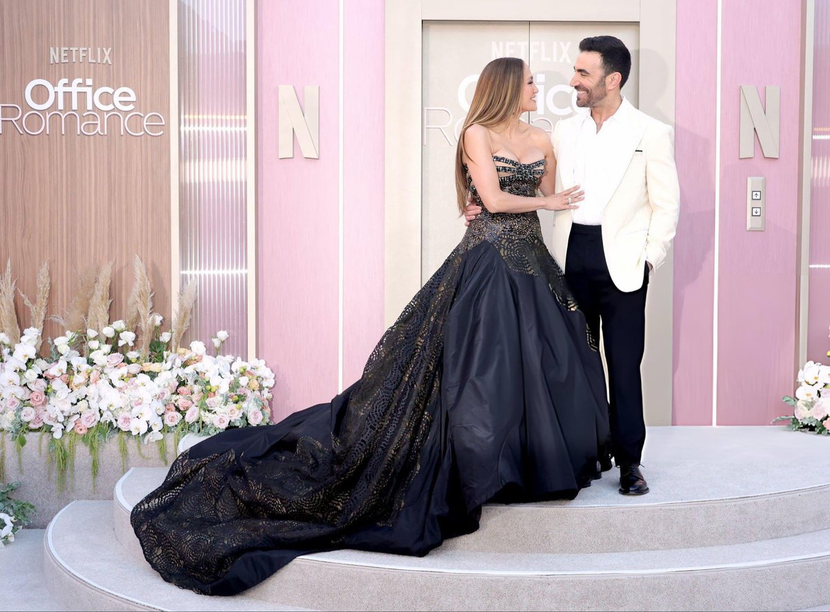 luisarodr57's tweet photo. queen and king https://t.co/avLTPFxHJc