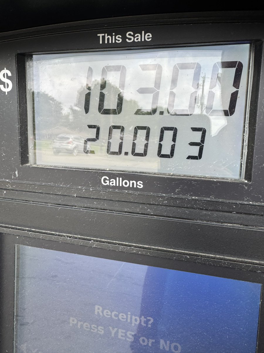 TimKreisel's tweet photo. This is a lot of money to spend for gas, especially when you you consider that this purchase was to fill 4 gas cans TO MOW MY LAWN for the next few weeks😡 https://t.co/18F5Gne9MB