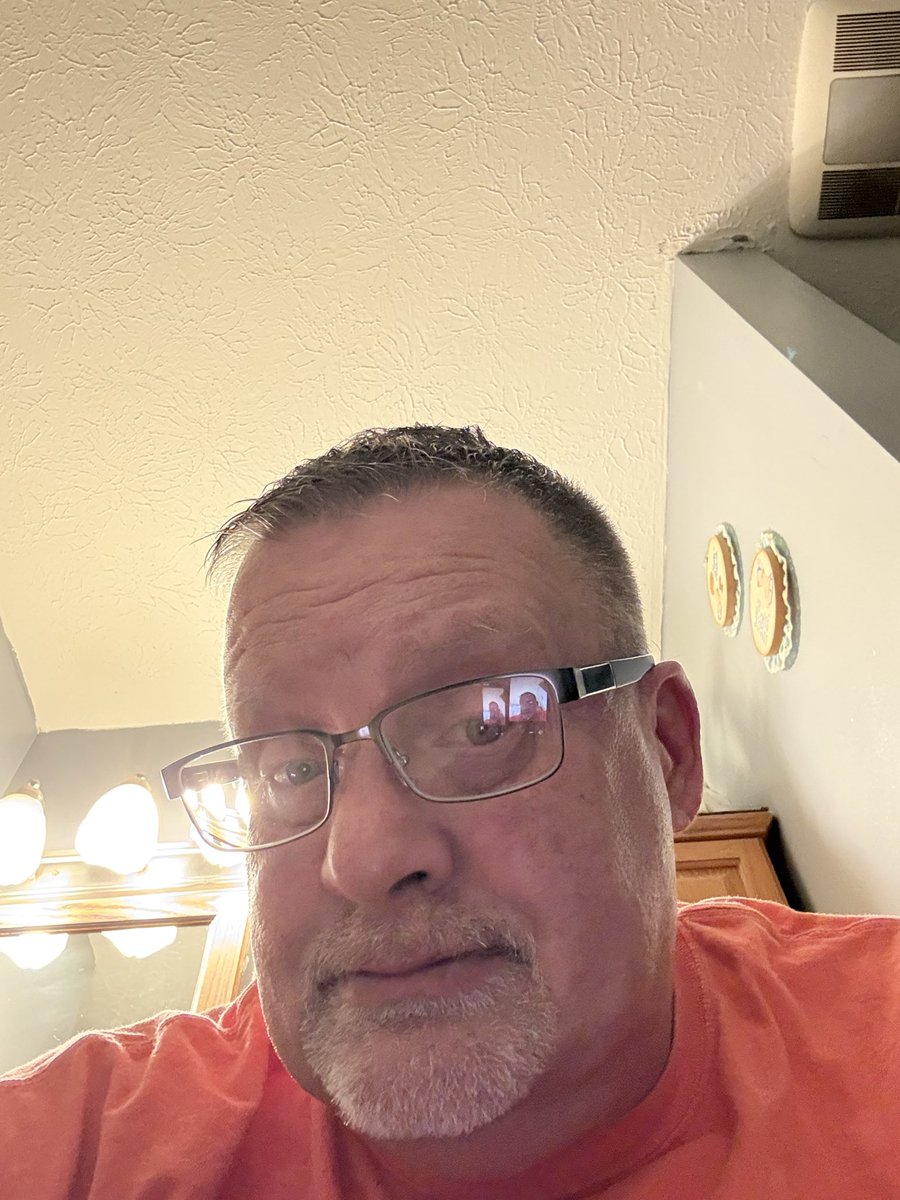 stagejr's tweet photo. @jacine71 New glasses what do u think? https://t.co/G0zoYR6jDX