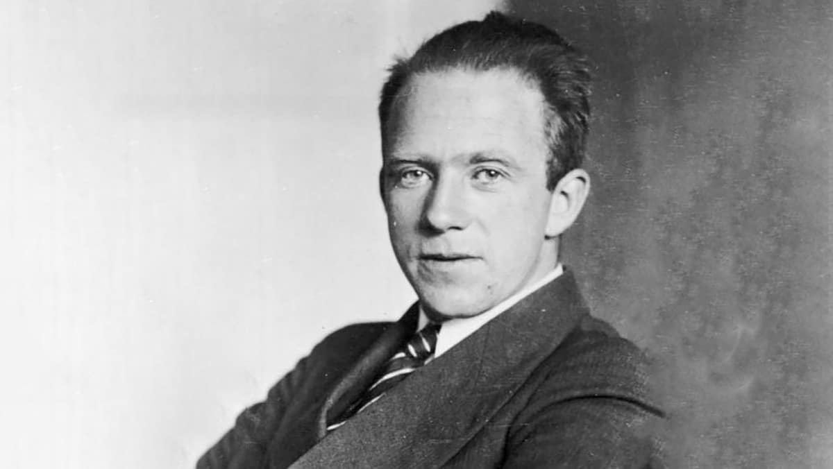 Mathonymics's tweet photo. "Not only is the Universe stranger than we think, it is stranger than we can think."

- Werner Heisenberg https://t.co/CEjc16ns6a