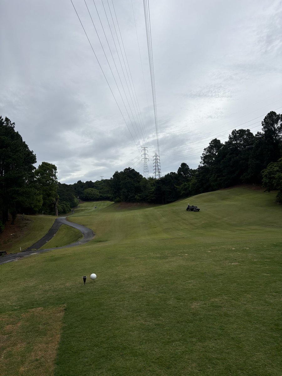 oyadori2021's tweet photo. 後半もぎゃんばりまーす⛳️🏌️‍♀️
雨やんでくれてよかた〜😂

#ゴルフ大好き
#乾杯 https://t.co/egUCQ9Gqdb