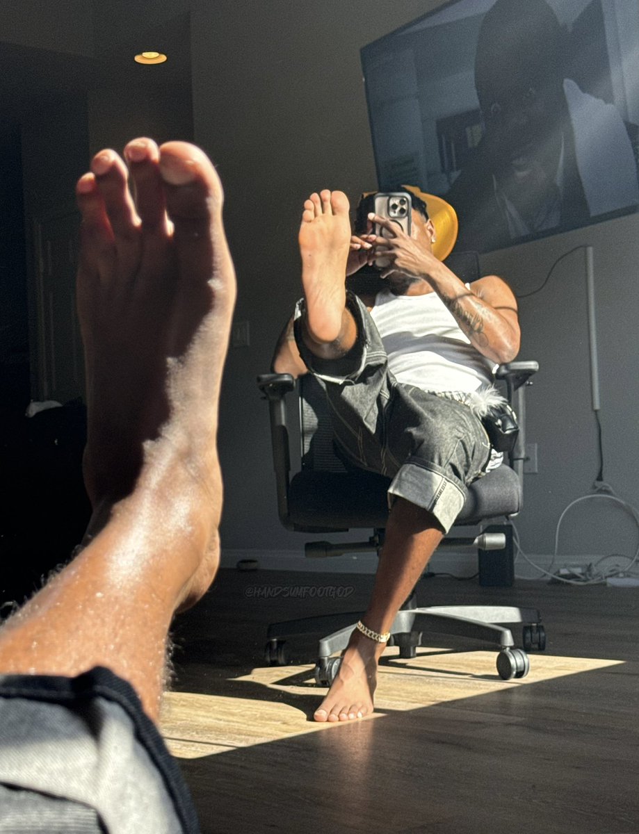 HANDSUMFOOTGOD's tweet photo. 🦶🏾 https://t.co/4iUQIO9WVt