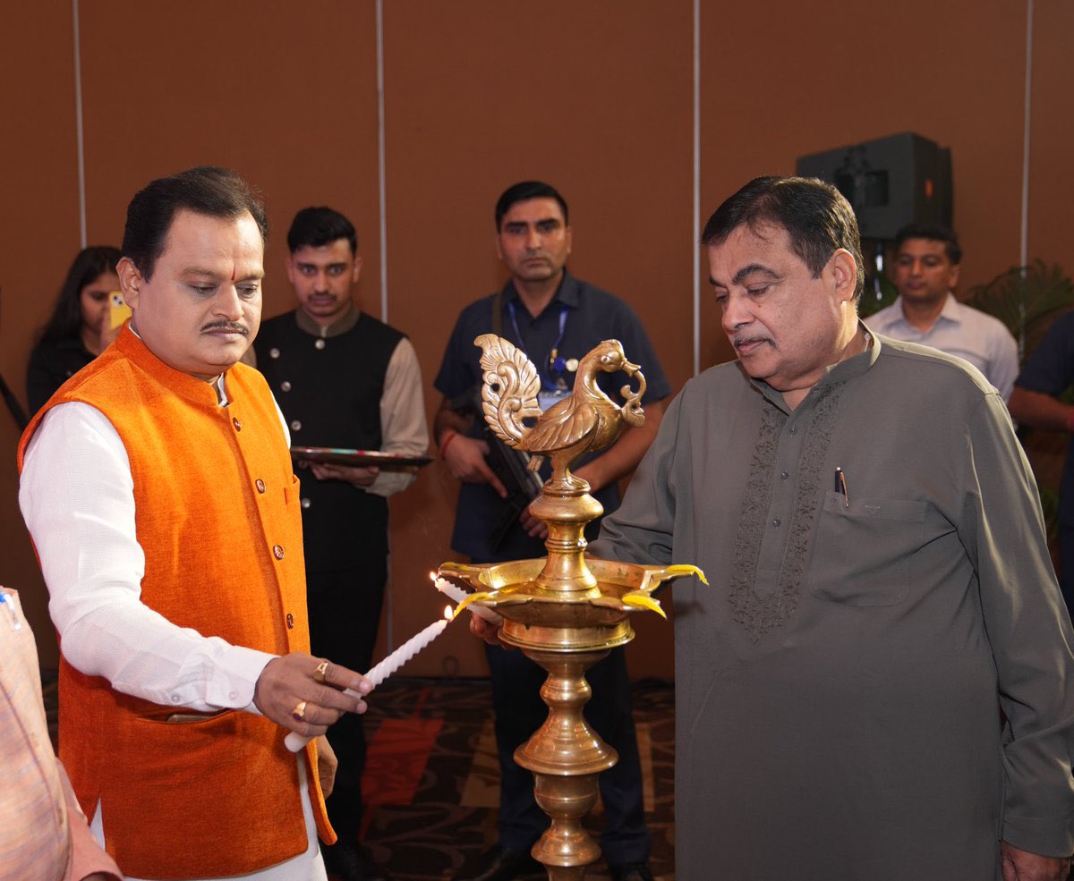 Dr. Suresh Chavhanke “Sudarshan News” tweet media