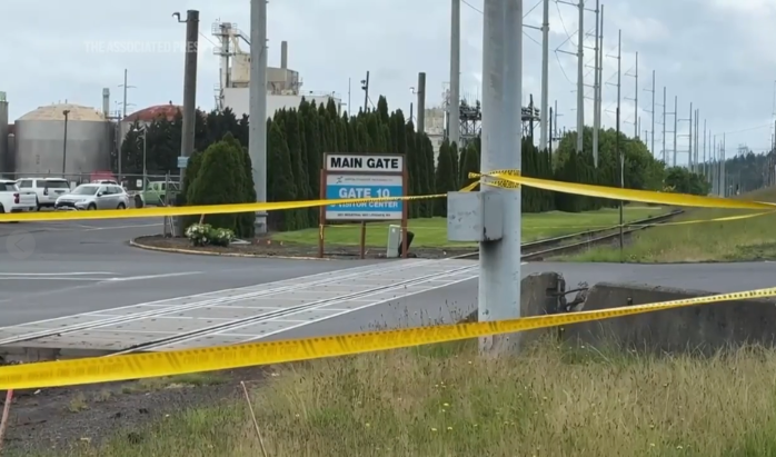 bgvdata's tweet photo. At least 1 dead, 9 others missing in chemical tank implosion at Washington state mill https://t.co/8mdtWZaMjZ