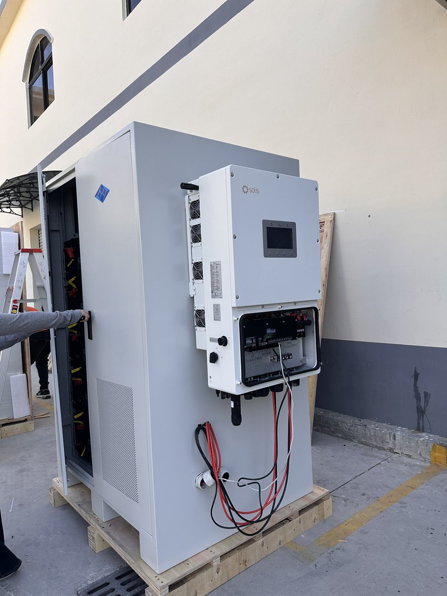 gskbattery's tweet photo. Customizable Small C&amp;I Energy Storage Cabinet | Tailor-Made Solutions Supported
#ESS #EnergyStorageSystem #SmallIndustrialStorage #CommercialBatteryStorage #CustomESSSolution https://t.co/pN9atzH096