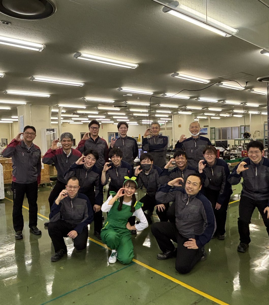 ctcccw's tweet photo. わかばちゃんのおしごと紹介コーナー
【おしごと×音×ダンス】in #JAL✈
飛行機の機体、エンジン、部品などの整備をして��る
おしごとを紹介📺
普段なかなか入れない整備の現場に
特別に入らせてもらいました🌱
今回は #JALエンジニアリング のみなさんと一緒に
ダンスしたよ💃

６月毎週火曜放送中📺 https://t.co/c9X0851gL5