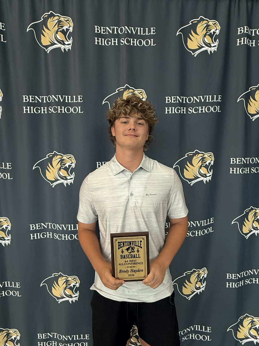 BrodyHayden22's tweet photo. Racked up all conference this year in the 6A west after hitting .396, .542 obp., 1.051 ops, and .509 SLG. Thank you to all my coaches who have been with me throughout the way. @DesolaMike @SchuckmanKaden @NSSBaseball @PrepBaseballAR @UBAuncommitted @BUncommitted https://t.co/njRrKM7gLi