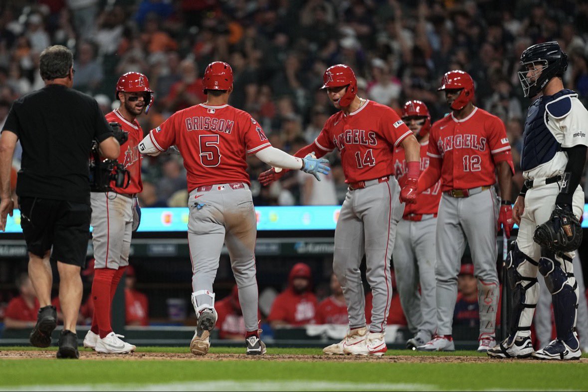 Angels's tweet photo. worked it out like the remix 😇 https://t.co/r3l7dAevkS