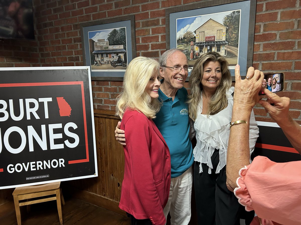 GARepAssembly's tweet photo. Enjoyed supporting our endorsed candidate for Governor @burtjonesforga this evening as he spoke before a packed-out crowd is Roswell! #momentum https://t.co/AEpjiFXKcb