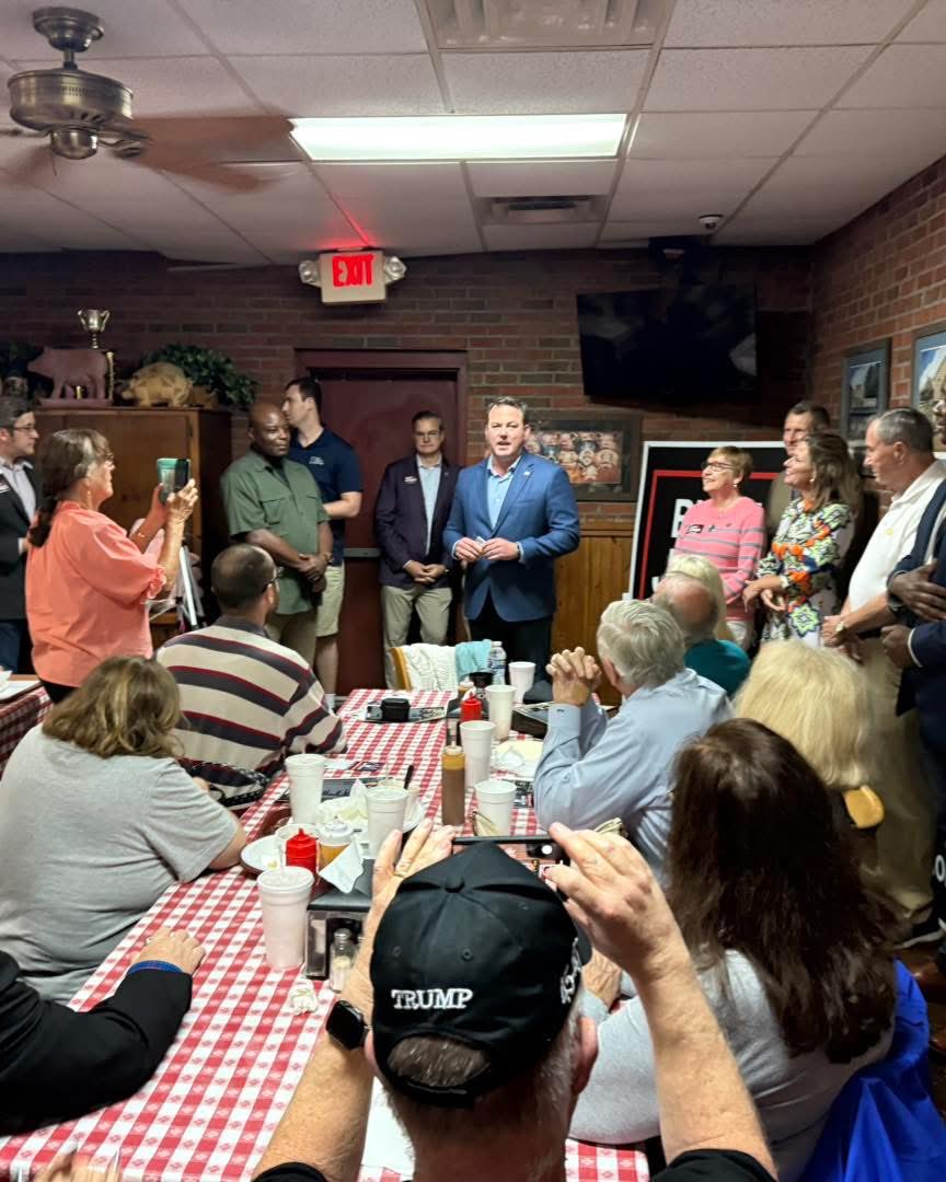 GARepAssembly's tweet photo. Enjoyed supporting our endorsed candidate for Governor @burtjonesforga this evening as he spoke before a packed-out crowd is Roswell! #momentum https://t.co/AEpjiFXKcb