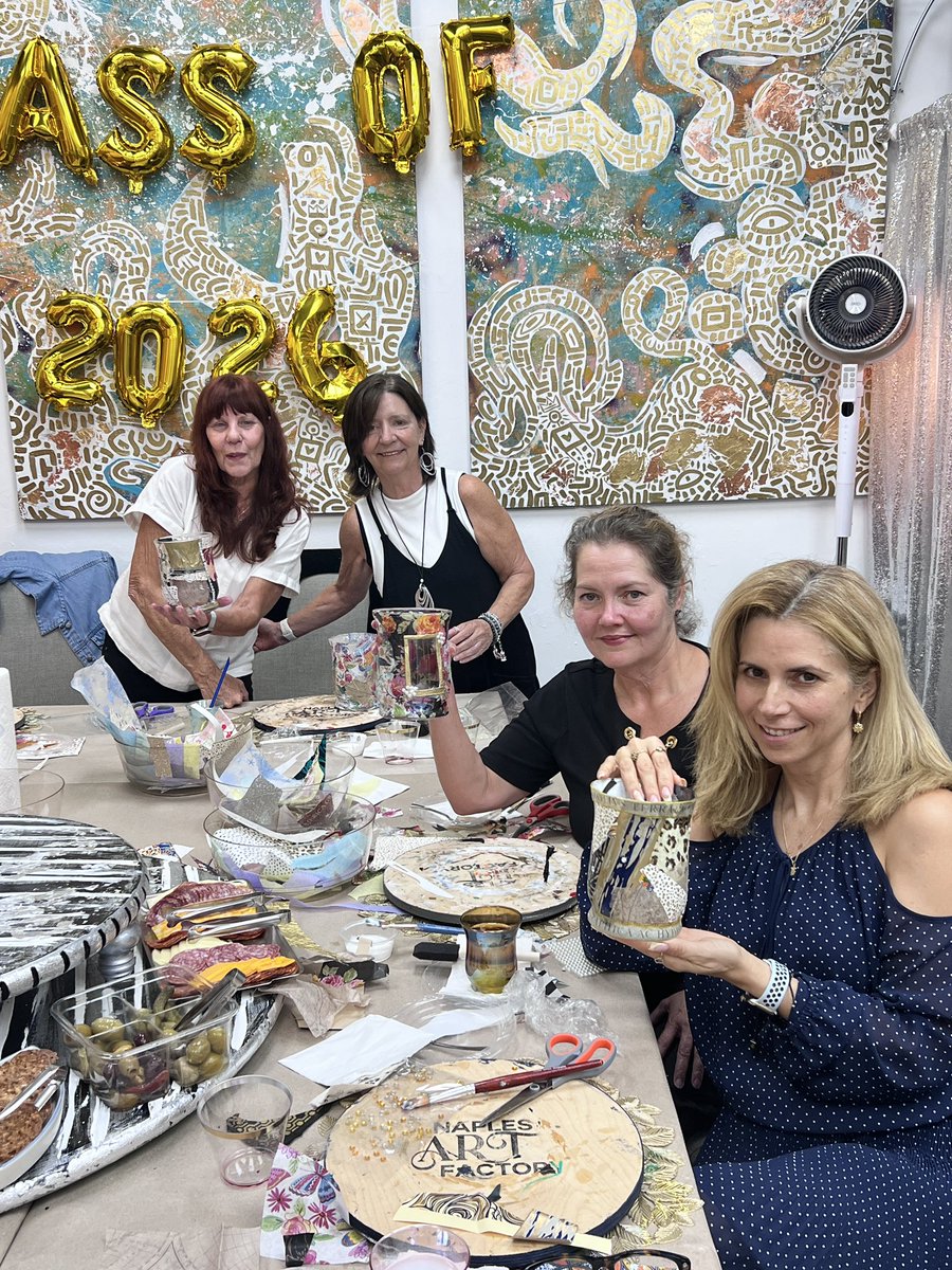 YRod_IMS's tweet photo. Thank you, Naples Art Factory @NaplesArt, @patbrandgodier and @PalmettoRidgeHS for the amazing teacher appreciation gift! 🎨🍎 A must-visit spot in Naples filled with creativity and inspiration! ✨ @collierschools @IMS_Indians https://t.co/PcP7fs7lah