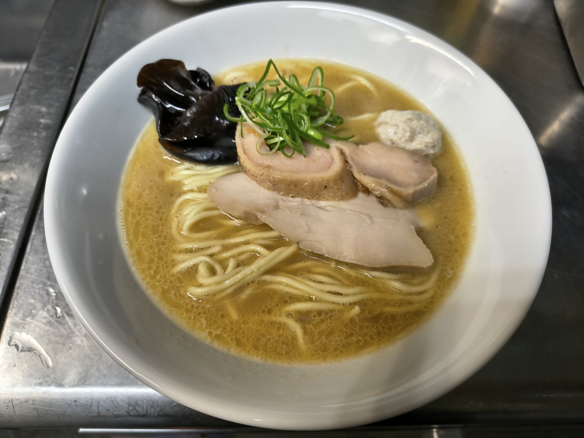 superchikinto's tweet photo. おはようございます
本日の営業予定です。

12:00～15:00
　18:00～21:00

よろしくお願いします🍜 https://t.co/jR8lfhRBSw