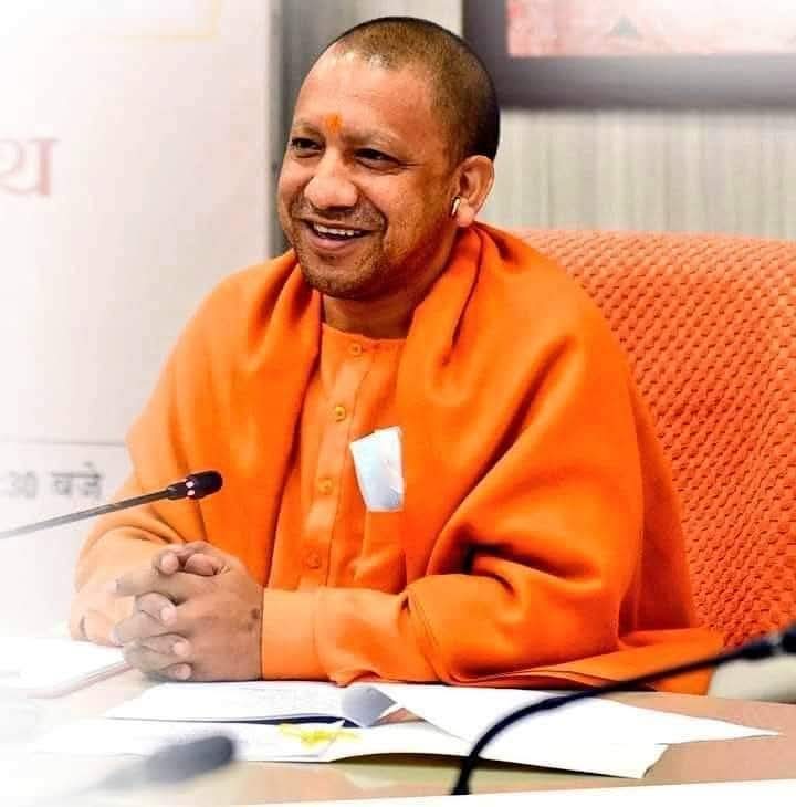 DrMithilesh5's tweet photo. गुरुर्ब्रह्मा गुरुर्विष्णुः गुरुर्देवो महेश्वरः
गुरुः साक्षात्‌ परब्रह्म तस्मै श्री गुरवे नमः
#ॐ_श्री_गुरु_देवाय_नमः
@myogiadityanath https://t.co/OrM7ngt9KY