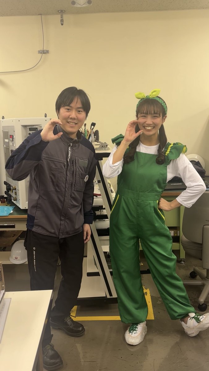 ctcccw's tweet photo. わかばちゃんのおしごと紹介コーナー
【おしごと×音×ダンス】in #JAL✈
飛行機の機体、エンジン、部品などの整備をして��る
おしごとを紹介📺
普段なかなか入れない整備の現場に
特別に入らせてもらいました🌱
今回は #JALエンジニアリング のみなさんと一緒に
ダンスしたよ💃

６月毎週火曜放送中📺 https://t.co/c9X0851gL5
