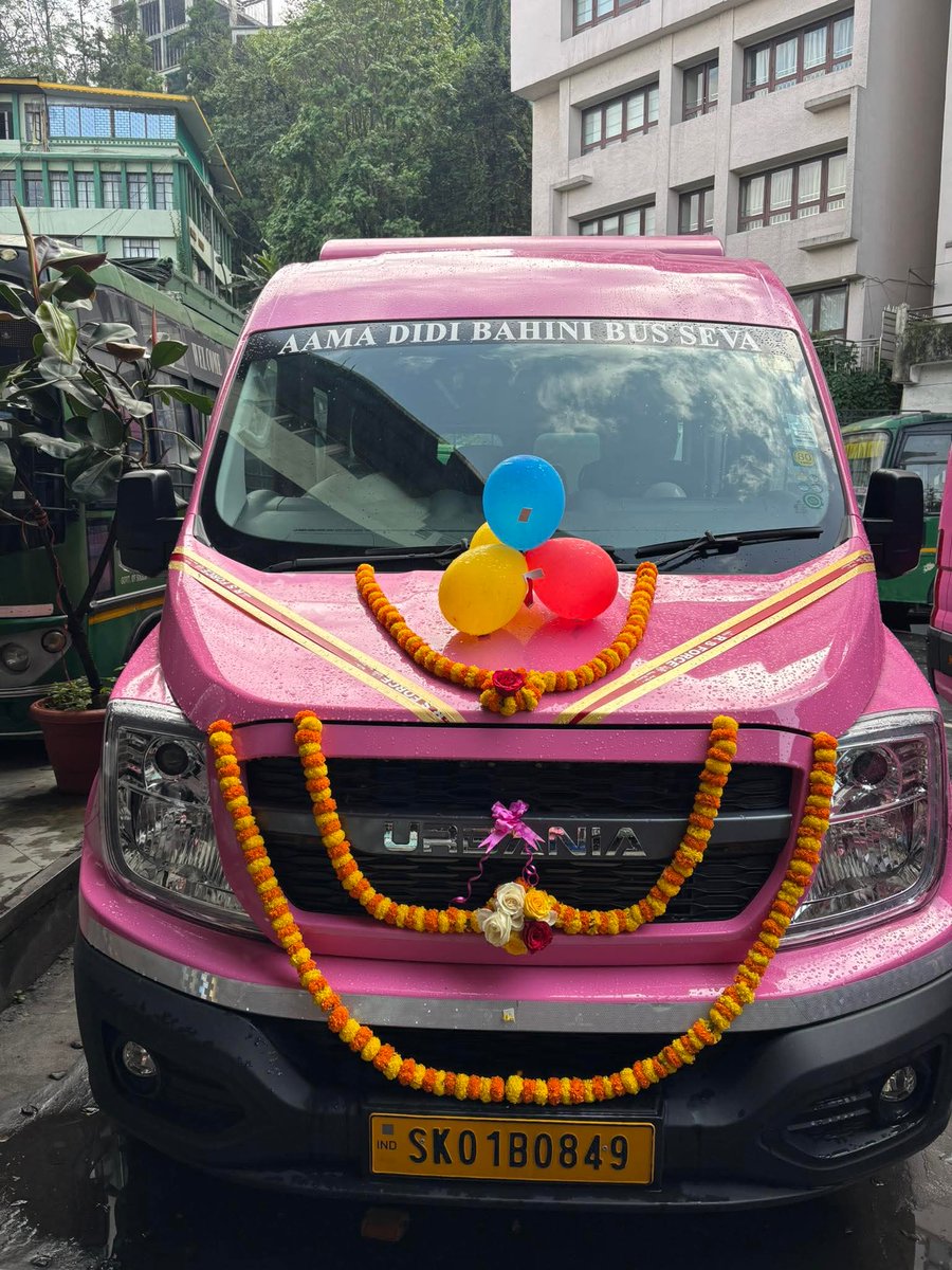 SameerGuragain's tweet photo. Sikkim takes a monumental leap forward in women's safety and empowerment with the launch of the "Pink City Runner" (also beautifully known as the "Aama, Didi-Baini Bus Sewa").
​This dedicated public transport service is designed exclusively for women
#sikkim #sgvlogssikkim https://t.co/U3kEmRngyB