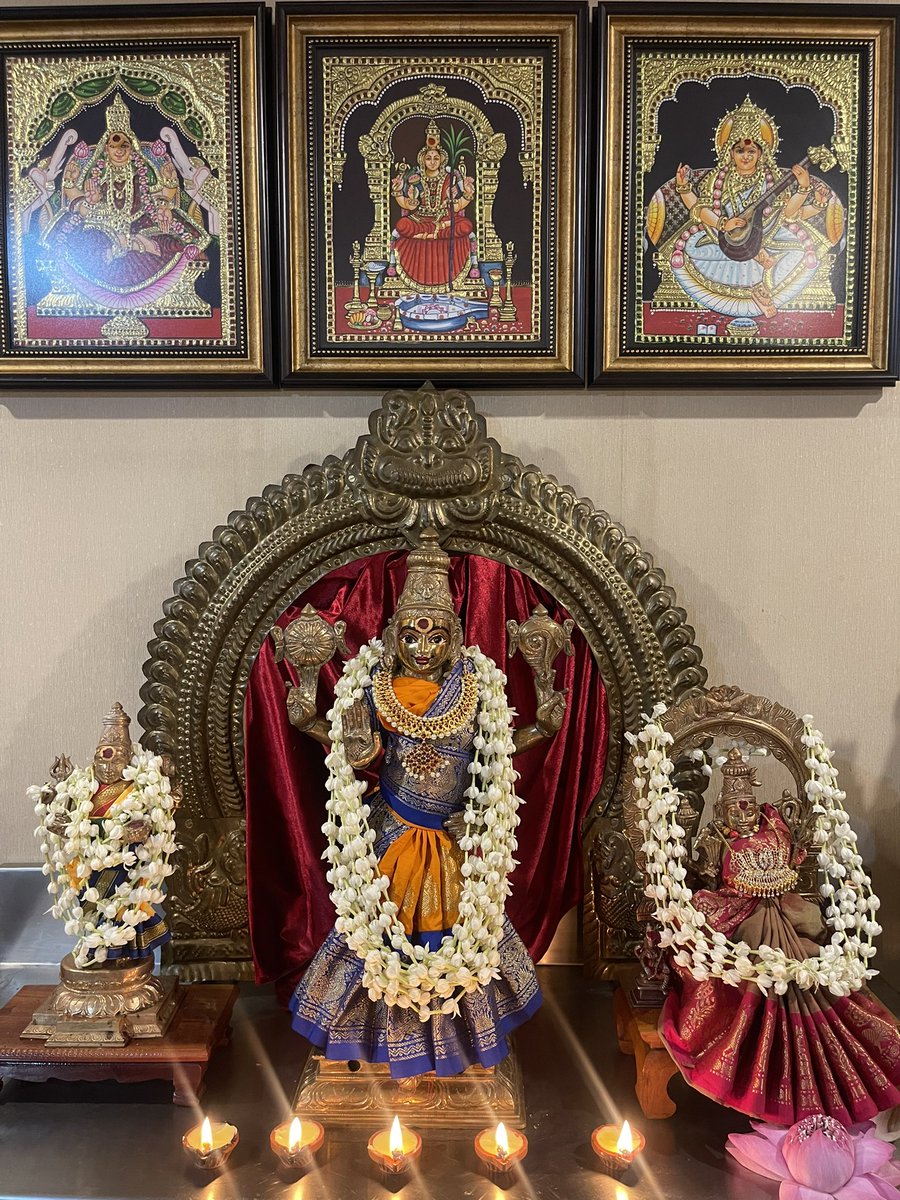 phuphhu's tweet photo. บูชาพระแม่ศรีมหาทุรคาเทวี พระแม่ศรีมหาลักษมีเทวี พระแม่ศรีมหาวาราหิณีเทวี เนื่องในปัญจมีที่ผ่านมา

อนุโมทนาบุญกับทุกท่านมายังโอกาสนี้ครับ https://t.co/RSZ5ZaVoIk