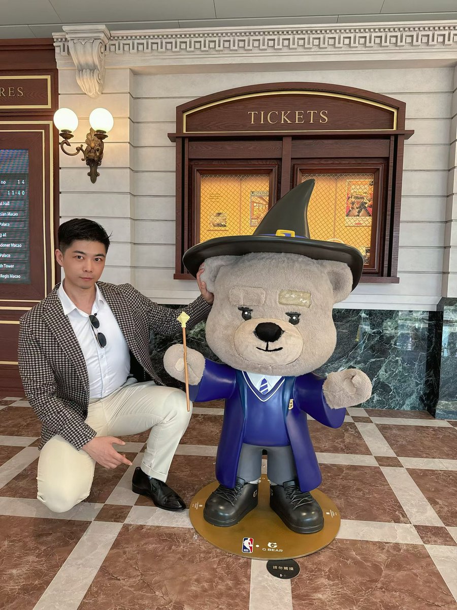 asuitedguy89's tweet photo. 接续上个帖子: 深圳英语角长期有效，每周一次，提供机会给想练习英语的1S, 活动既是很正经学知识的，最后结尾也可有涩涩的互动。感兴趣参与的1S可加V 18627711255 https://t.co/plQsqVZ66A