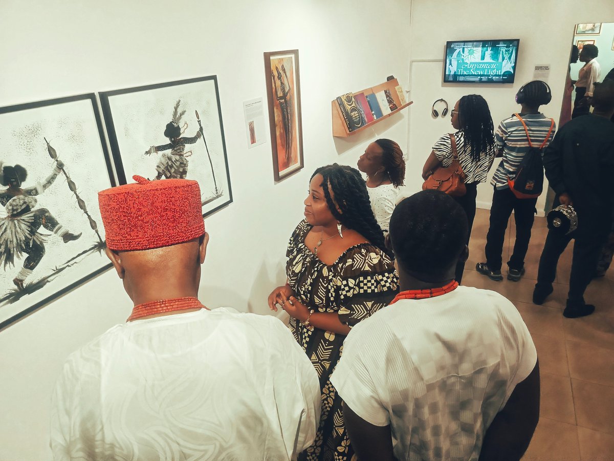 nneamaka_orji's tweet photo. Agbogidi🌹
He stood and stared at my artworks, then looked at my face, looked at my work again, took some pictures of them, and looked at me and asked, “Where are you from? How did you make these works?” It was a great experience meeting him. https://t.co/PvYy5S40dH