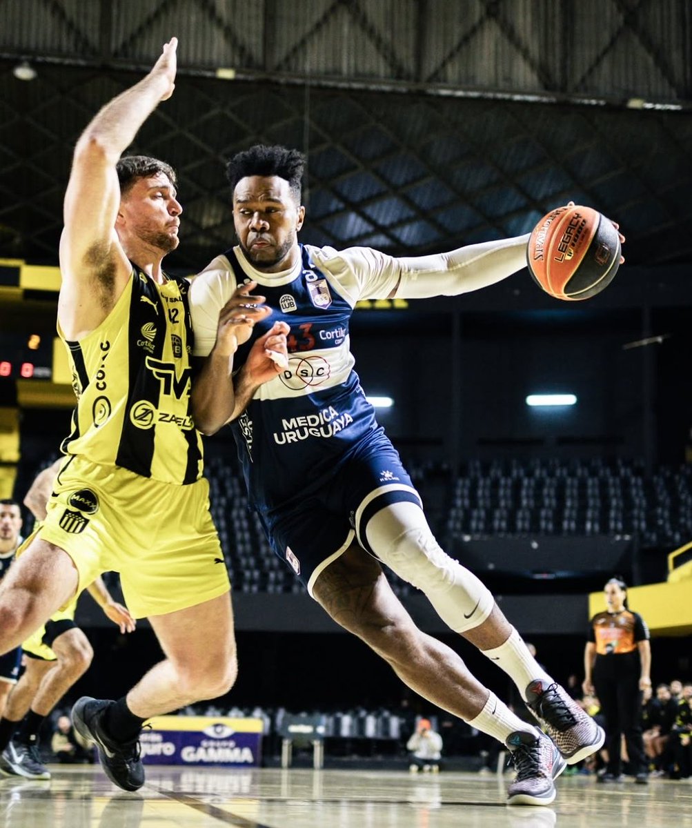 Ivankl20's tweet photo. 🏀⛴️ Nestor Colmenares acaba de culminar su participación en la liga uruguaya con Defensor Sporting, cayendo en semifinales.

En los próximos días se unirá a Marinos de Anzoátegui y en caso de clasificar a la final de la SPB, estaría presente con los navales 
✅ @dosquintetoscom https://t.co/c319IYcp7g